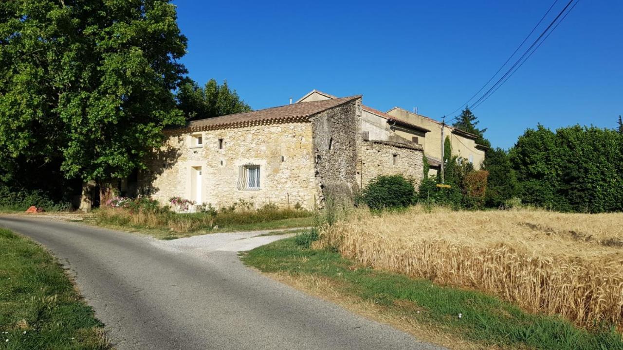Maison Au Calme En Campagne Climatisee Caderousse Exterior photo