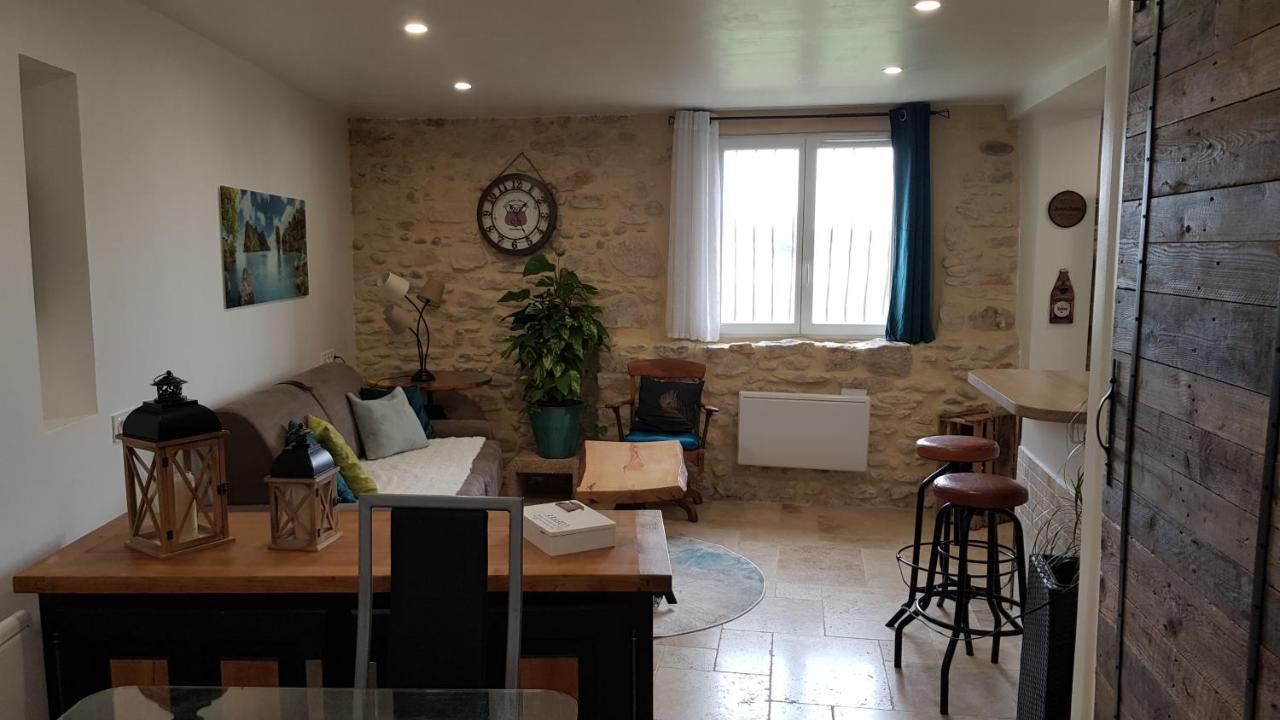 Maison Au Calme En Campagne Climatisee Caderousse Exterior photo
